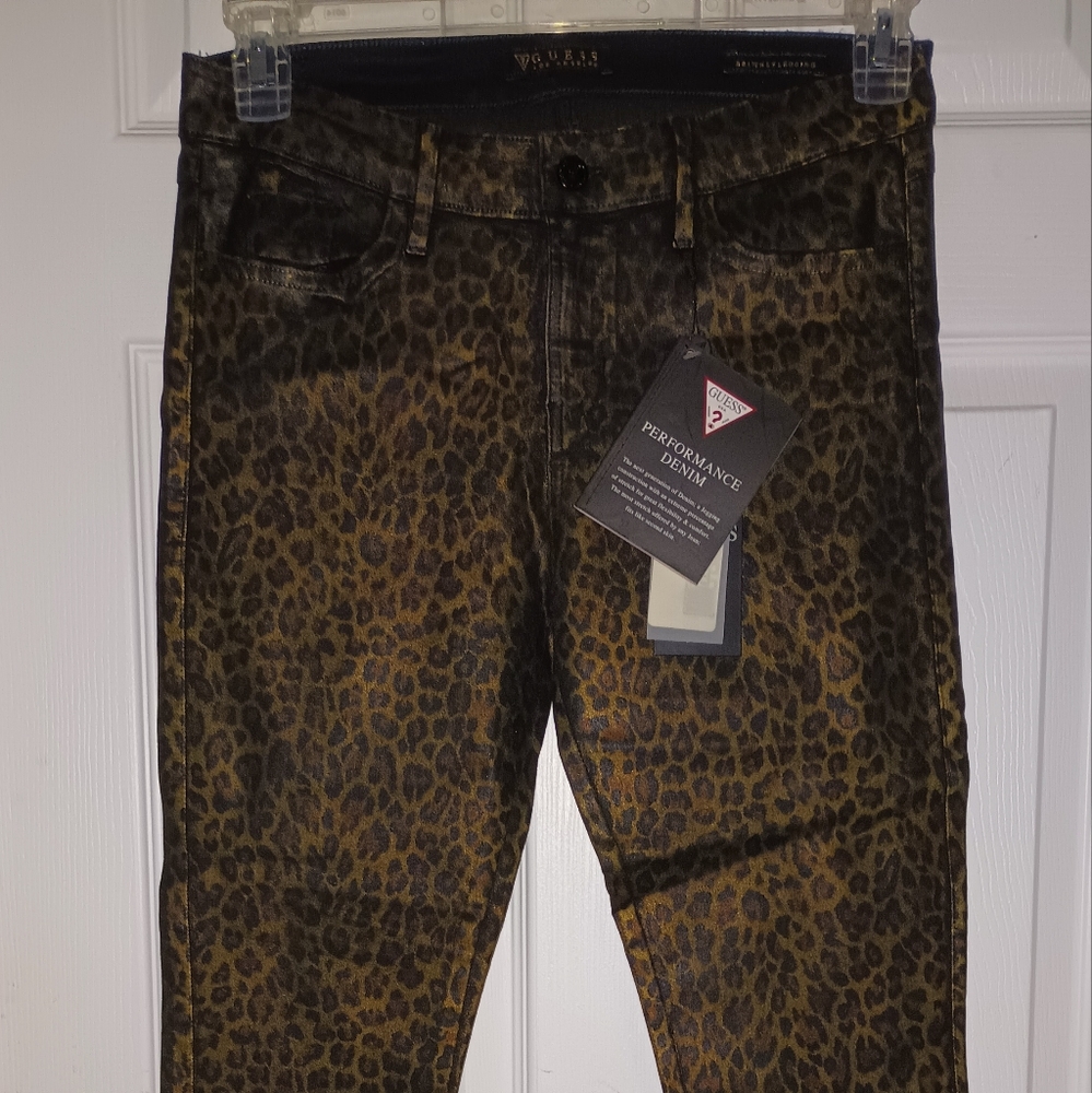NWT Guess Skinny Pants size 31!